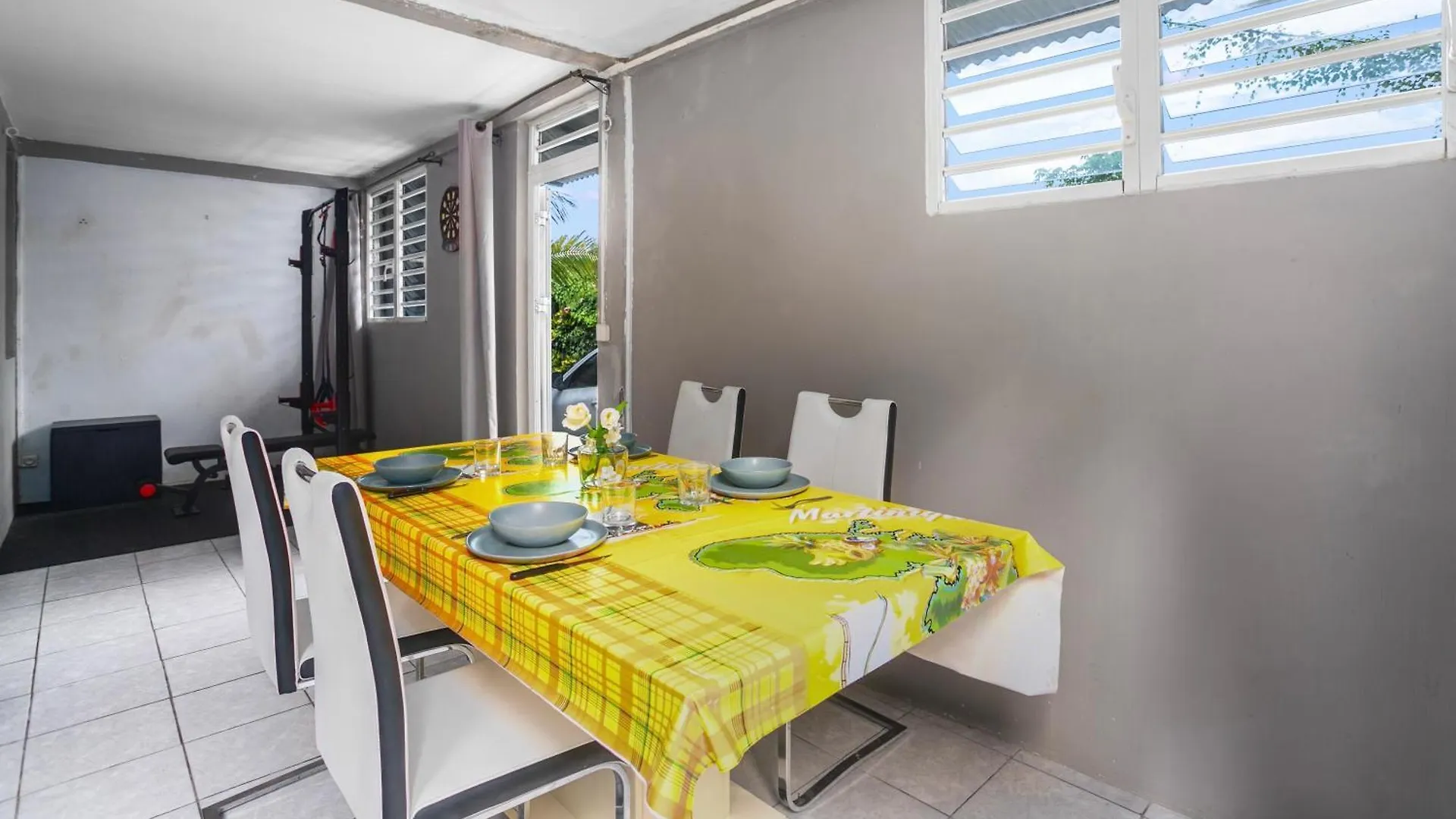 Semesterbostad Cozy Appartement A 5 Min De Anse Figuier Rivière-Pilote